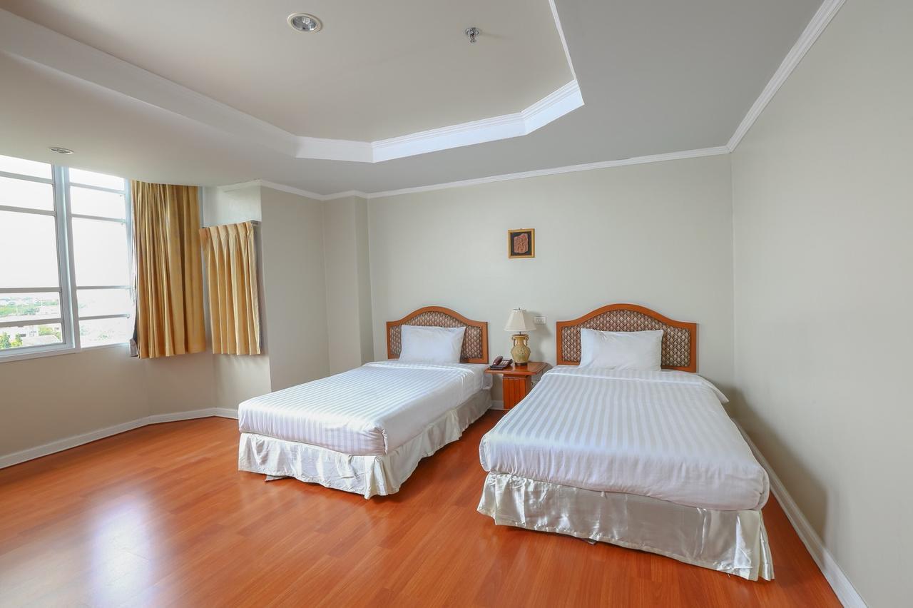 Nakhonratchasima Hermitage Hotel Korat-Sha מראה חיצוני תמונה