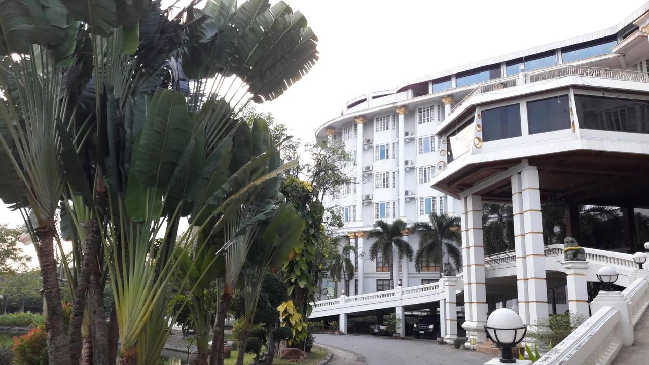 Nakhonratchasima Hermitage Hotel Korat-Sha מראה חיצוני תמונה