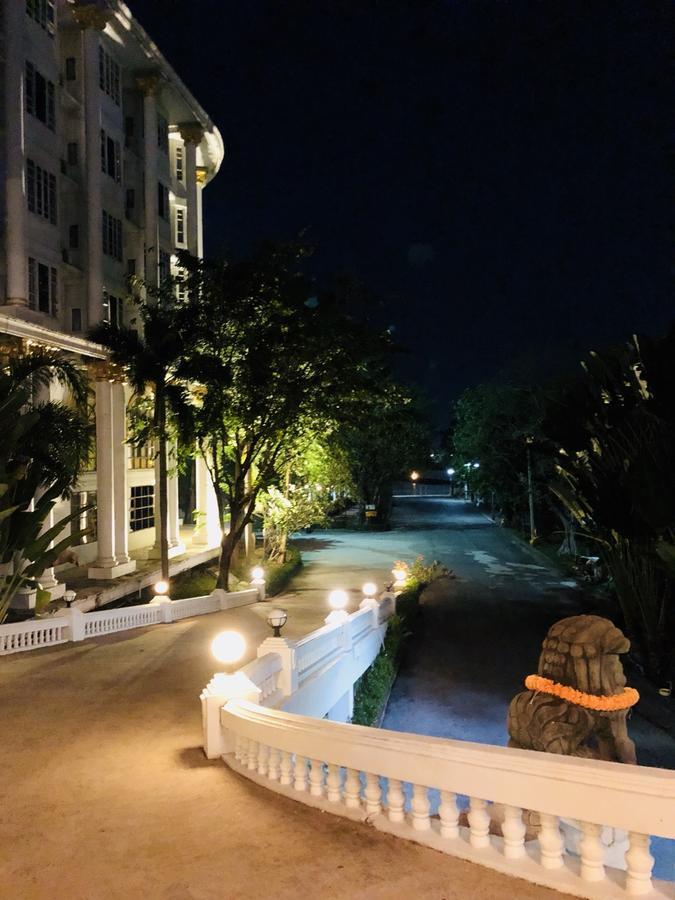 Nakhonratchasima Hermitage Hotel Korat-Sha מראה חיצוני תמונה