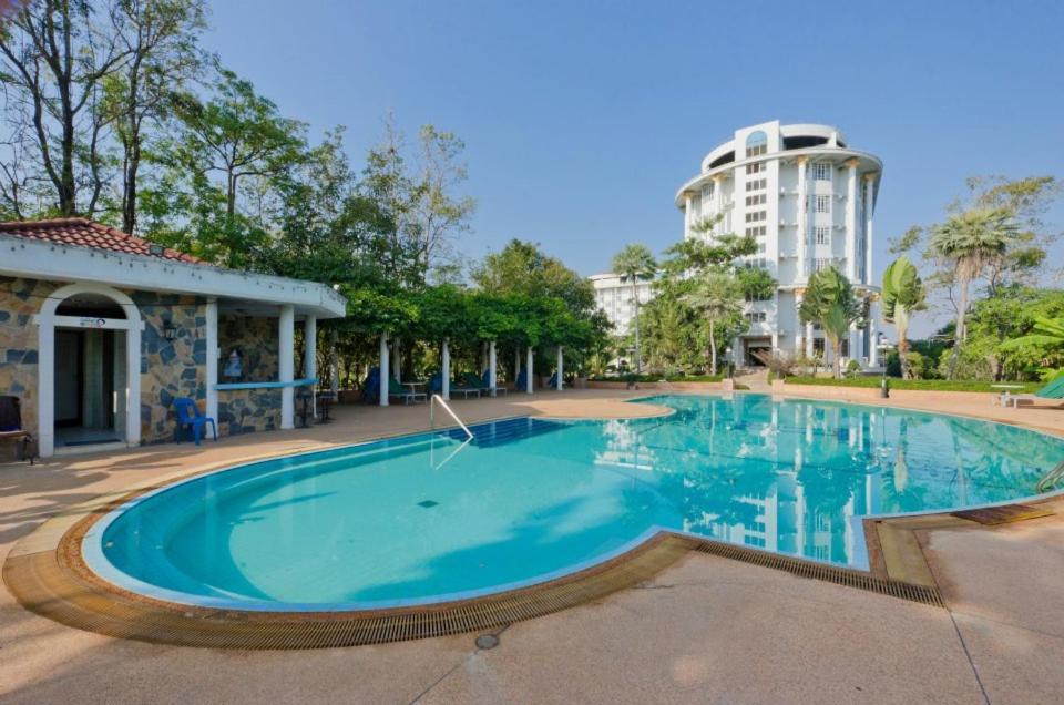 Nakhonratchasima Hermitage Hotel Korat-Sha מראה חיצוני תמונה